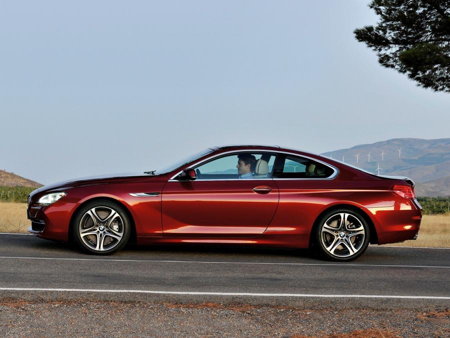  BMW 650i Coupe 2011 года  (фото 9 из 16)